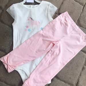 NWT Carter’s unicorn set sz 24m
